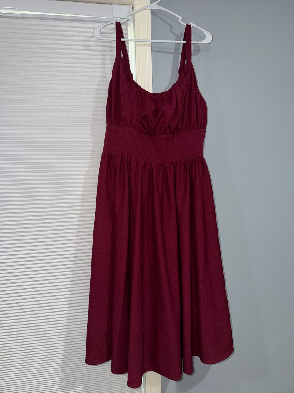 Women's Sleeveless Vintage Fit-and-Flare Dress in Burgundy - Picture 4 of 6